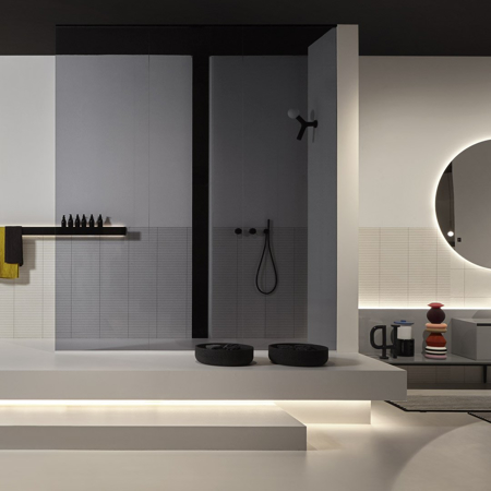 Apollo 02 Wall-Mounted Brass Showerhead Complete With LED Lighting