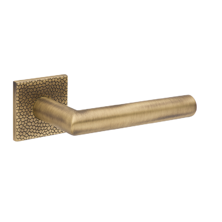 Silves Pebbles Lever Handle, Matte Antique Brass